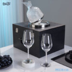 דקנטר יין מסתובב זכוכית קריסטל ו2 כוסות