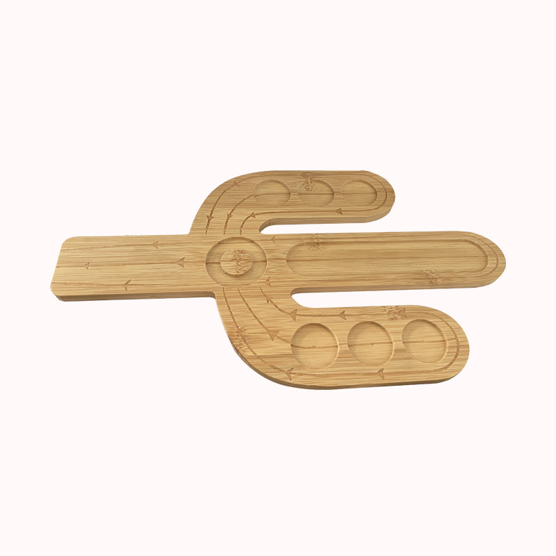 מגש קקטוס עשוי במבוק 1