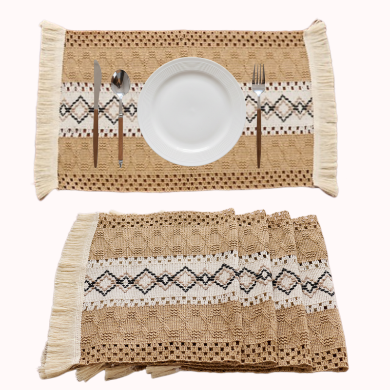 סט 4 פלייסמטים ארוגים בסגנון בוהו - גווני אדמה ודגם גיאומטרי 1