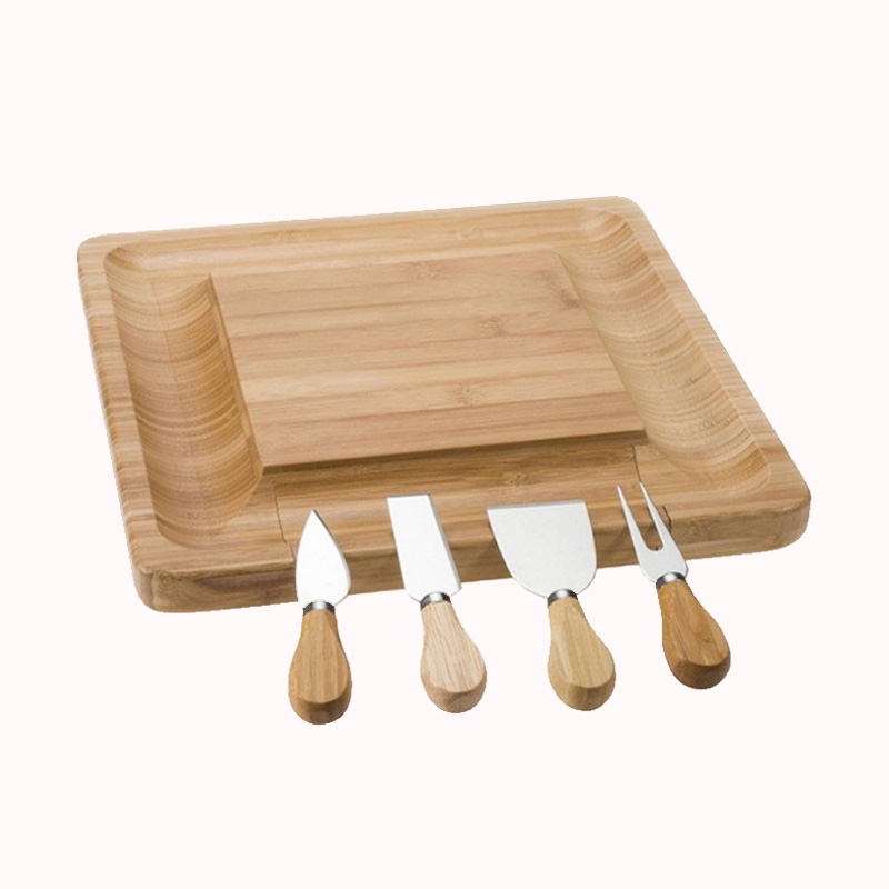 ערכת סכיני גבינה ומשטח חיתוך 1